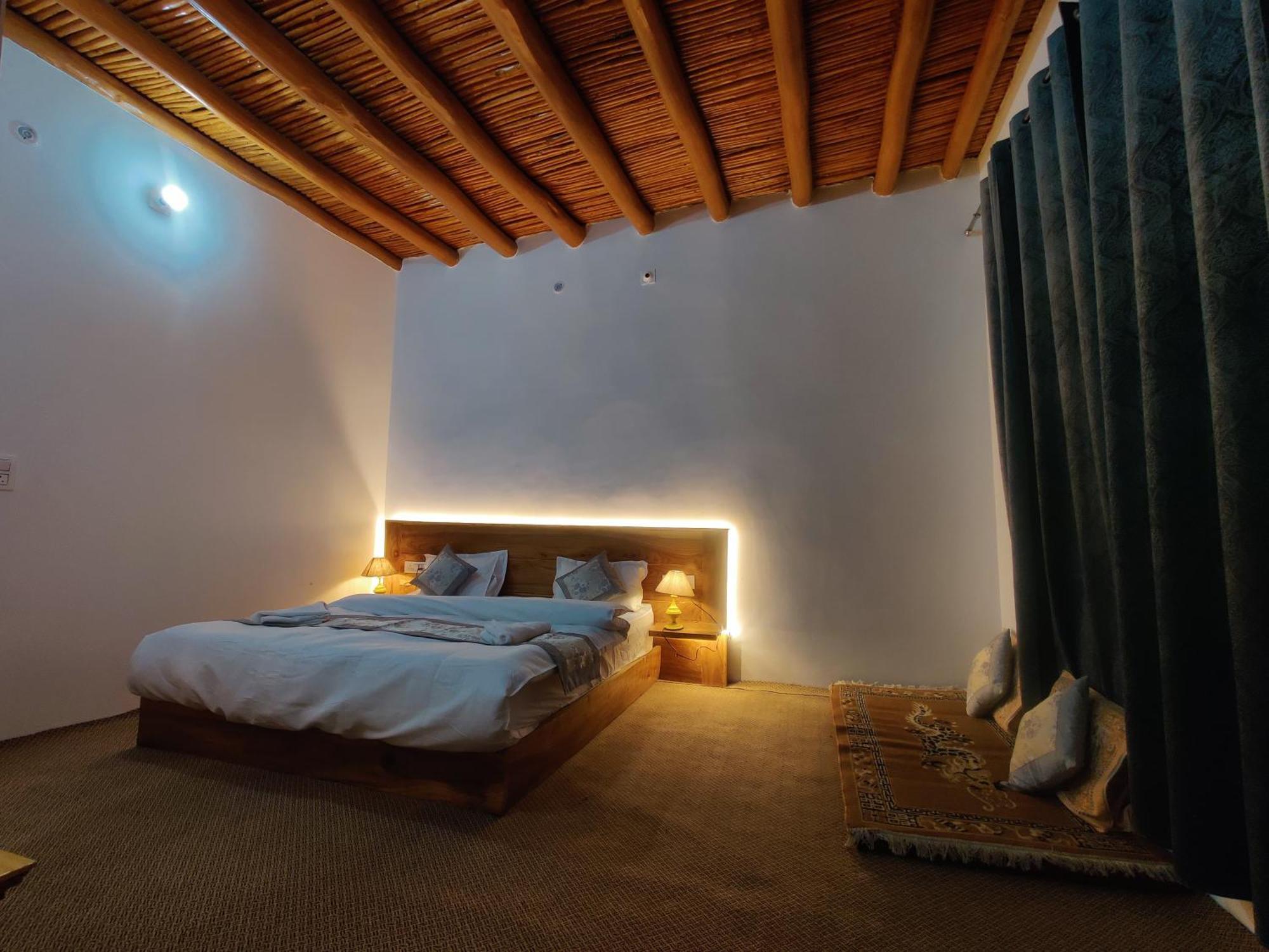 Traveller Nest Hotel Deskit Kamer foto